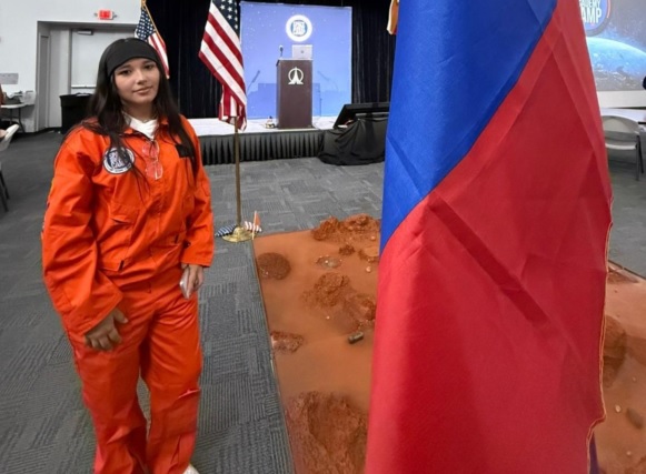 La estudiante que sueña con ser ingeniera aeroespacial.