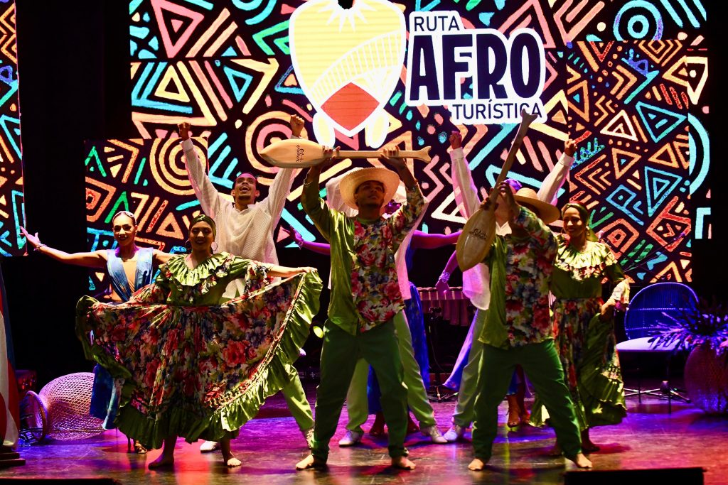 La presentación de la Ruta Afroturística fue un evento lleno de vida y tradición, donde la marimba marcó el ritmo y los aromas del Pacífico Colombiano llenaron el ambiente.
