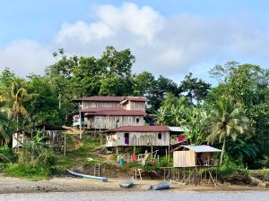 Restitución tierras Río Guajuí en Guapi, Cauca, con comunidad afro y director URT.