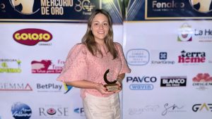 Logo de la Fundación Levapan junto al premio Mercurio de Oro de FENALCO, simbolizando el reconocimiento a su labor social.